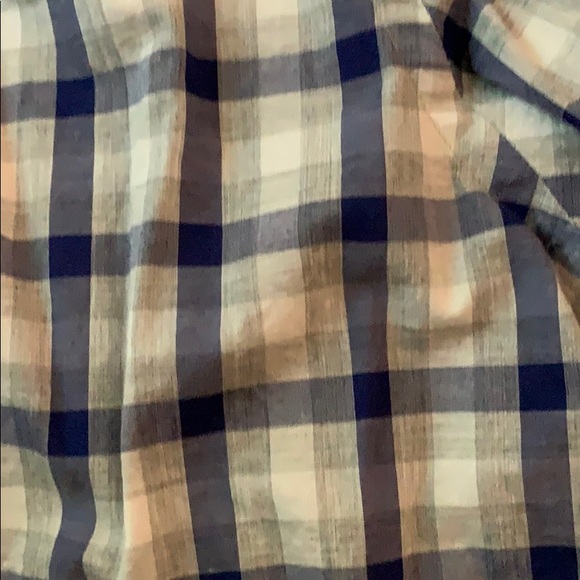 Button down - Picture 3 of 3